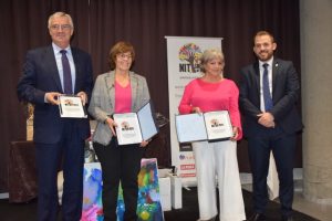 Personas destacadas que se les entregó un reconocimiento público por su actividad solidaria.