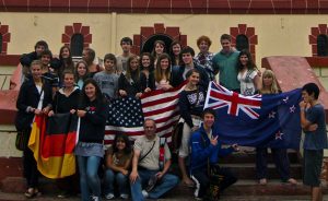 El autor de esta entrada de blog con otros estudiantes durante su experiencia con el Programa de Intercambio de Jóvenes de Rotary en Chile.